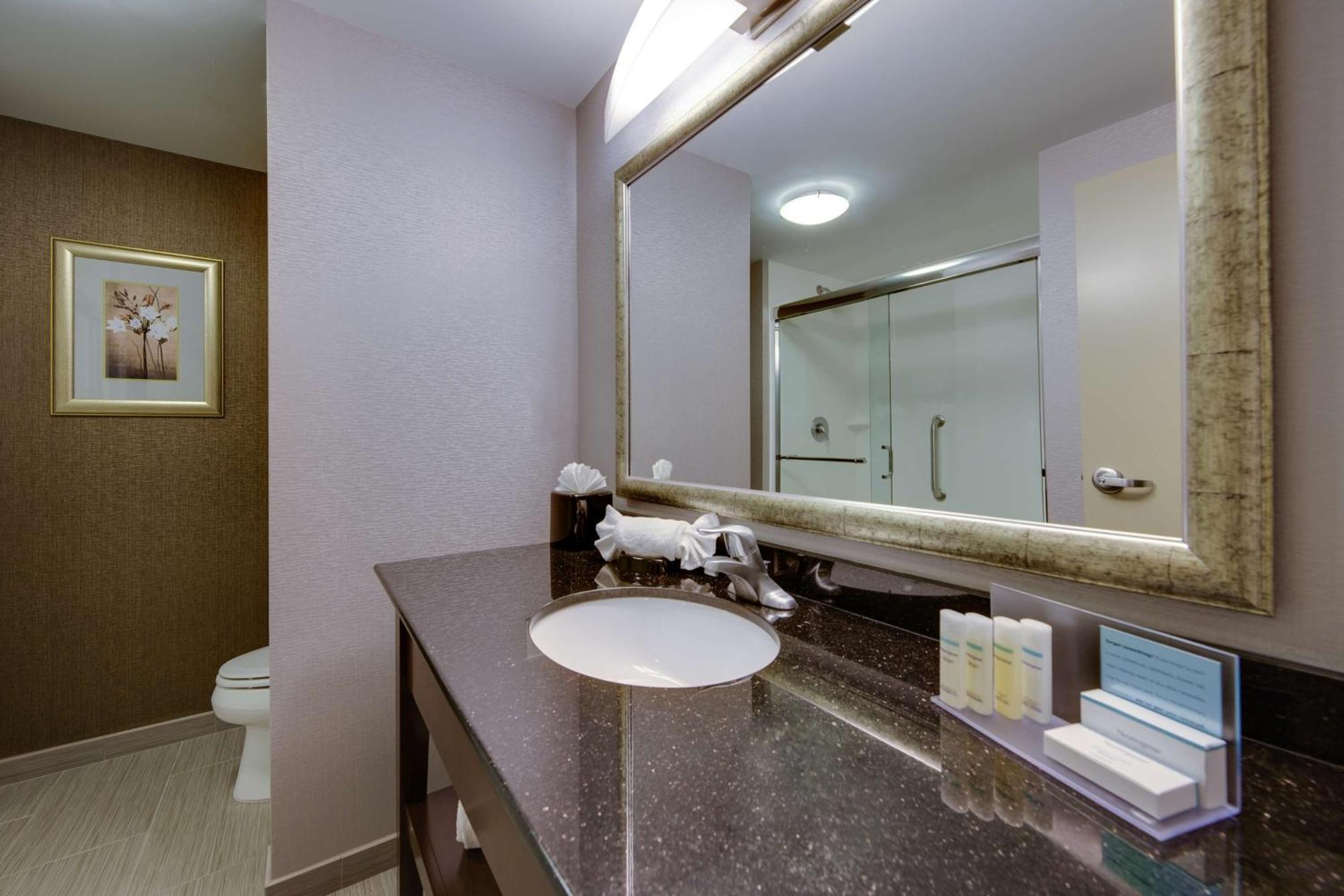 Hampton Inn&Suites Philadelphia/Bensalem Exterior foto