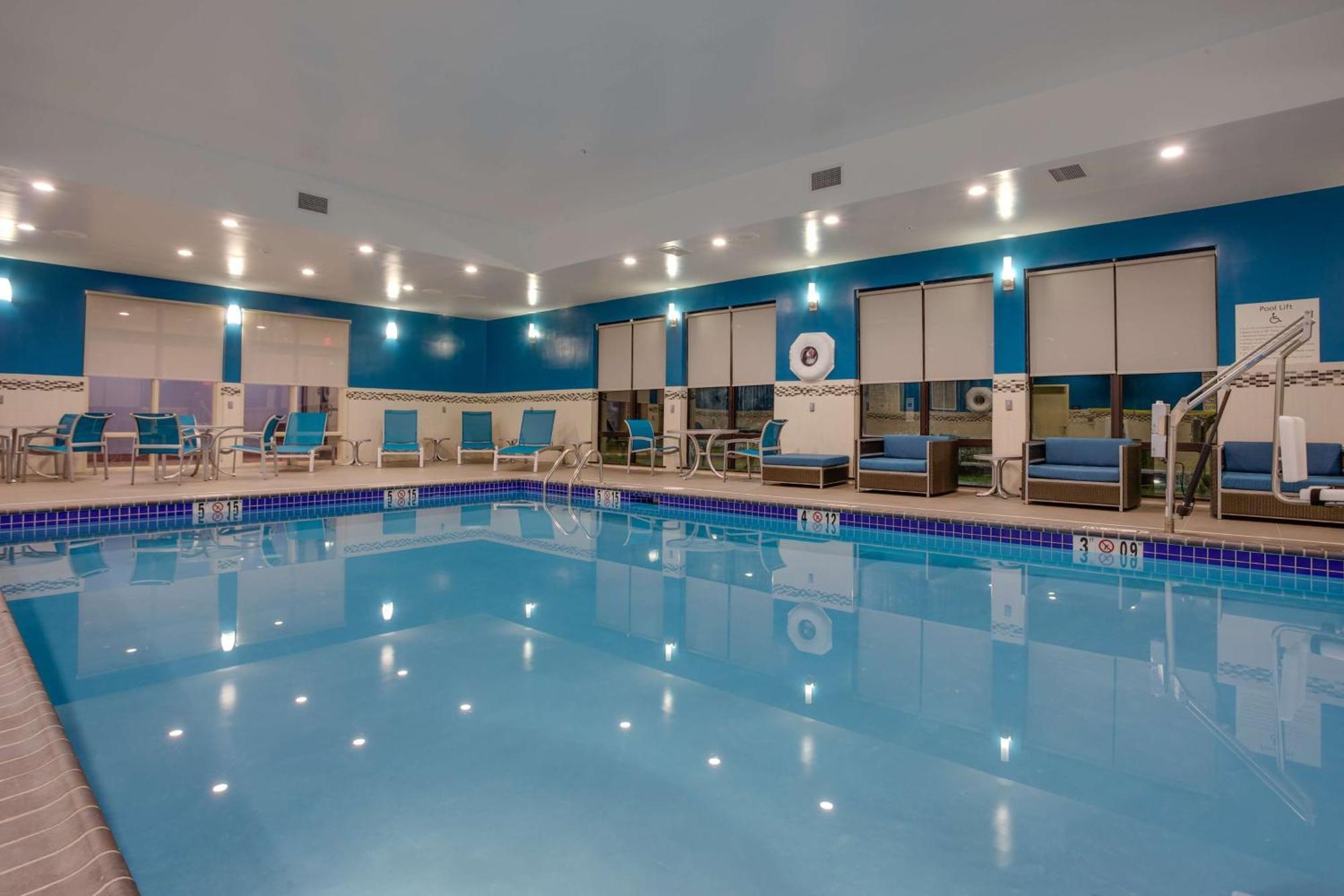 Hampton Inn&Suites Philadelphia/Bensalem Exterior foto