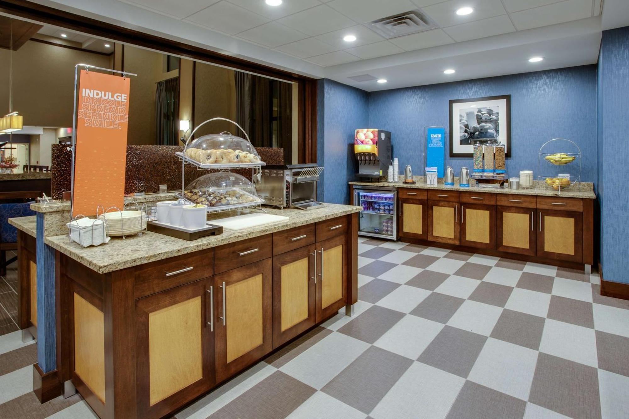 Hampton Inn&Suites Philadelphia/Bensalem Exterior foto