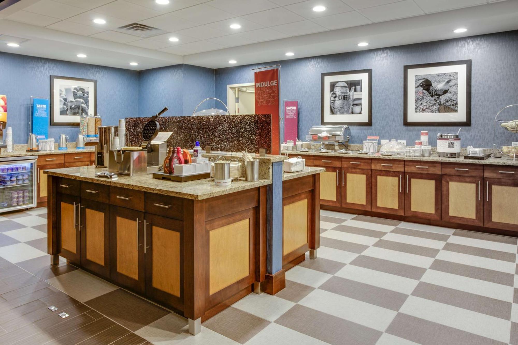 Hampton Inn&Suites Philadelphia/Bensalem Exterior foto